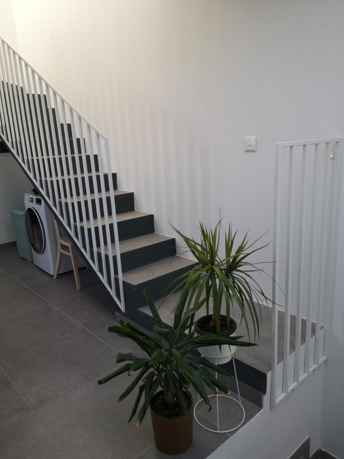 Minimal & Arty Townhouse Apartment Hamrun Bagian luar foto