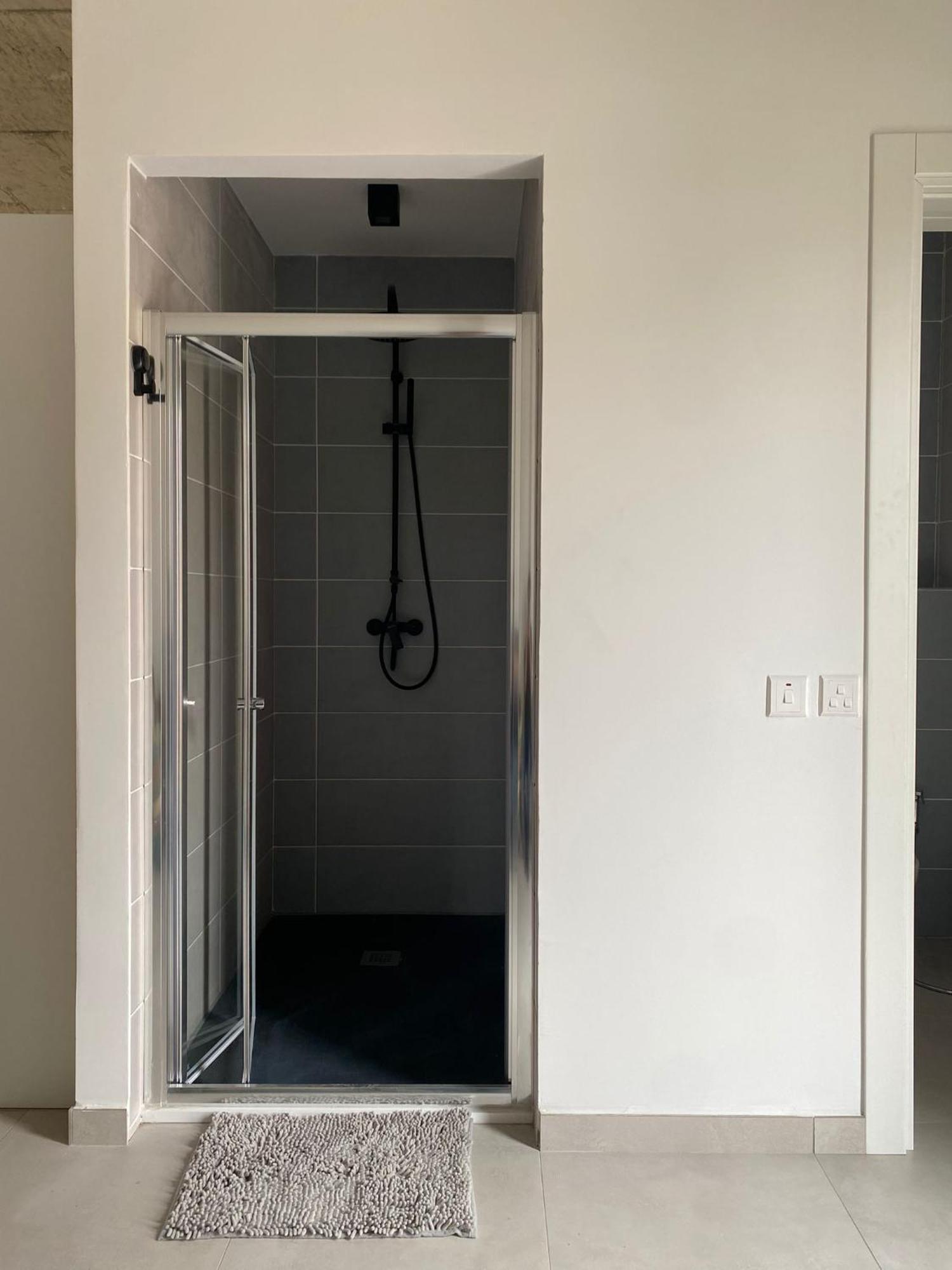 Minimal & Arty Townhouse Apartment Hamrun Bagian luar foto