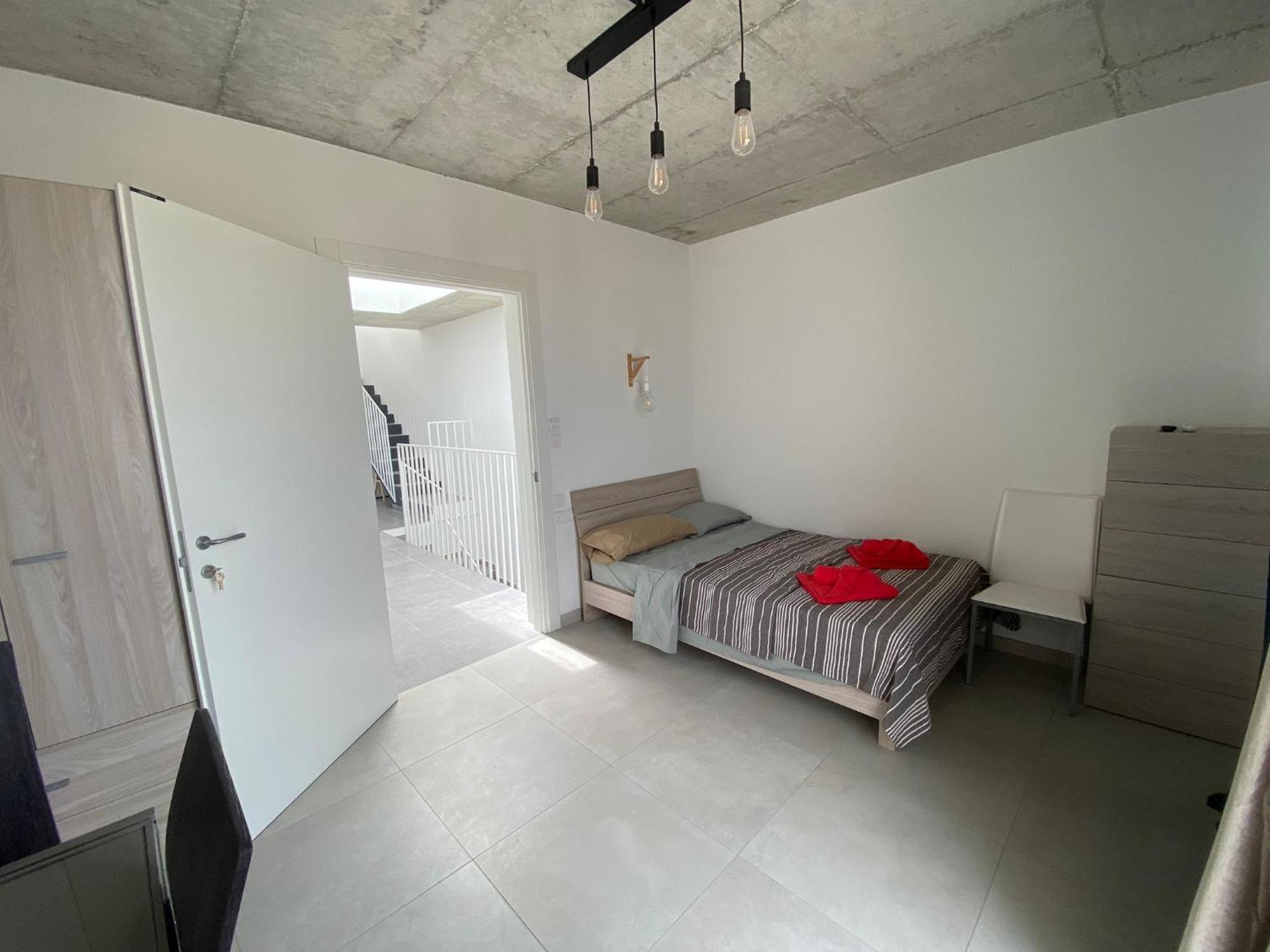 Minimal & Arty Townhouse Apartment Hamrun Bagian luar foto